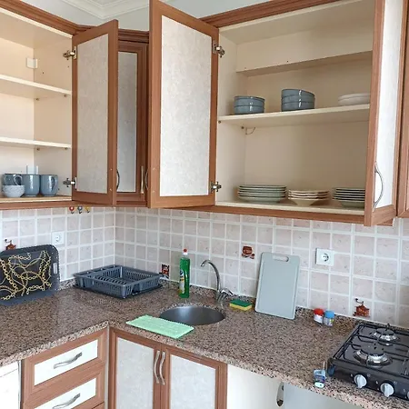 Fethiye Merkezde Ferah Ve Balkonlu 2+1 Daire