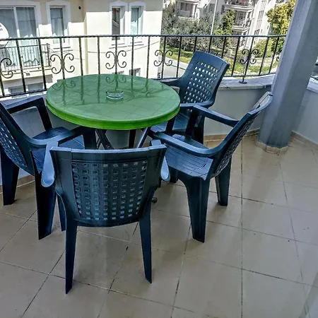 Fethiye Merkezde Ferah Ve Balkonlu 2+1 Daire * Fethiye